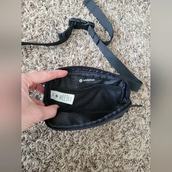 LULULEMON Mini Belt Bag - Picture 7 of 7